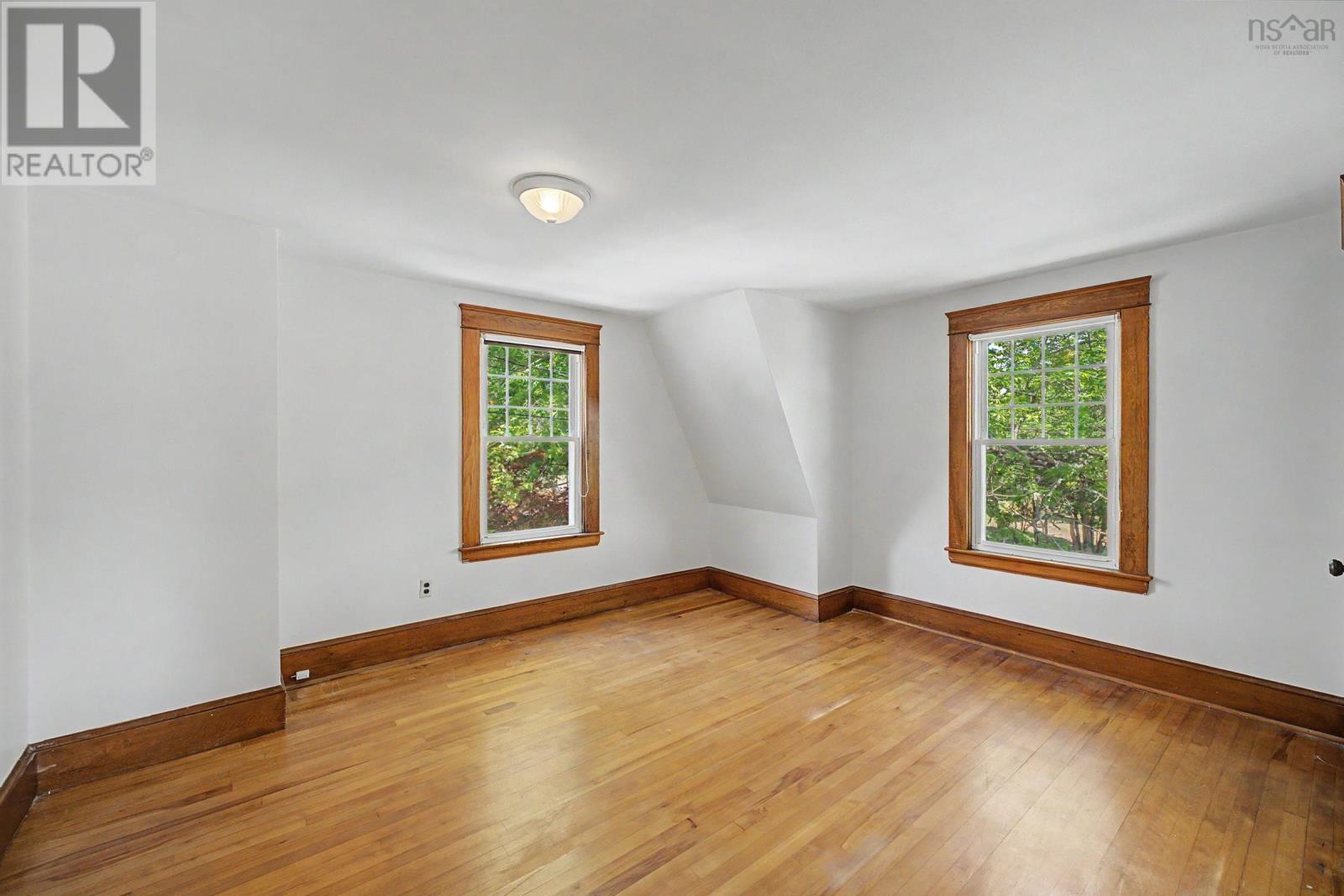 5 Warwick Street Property Photo 26