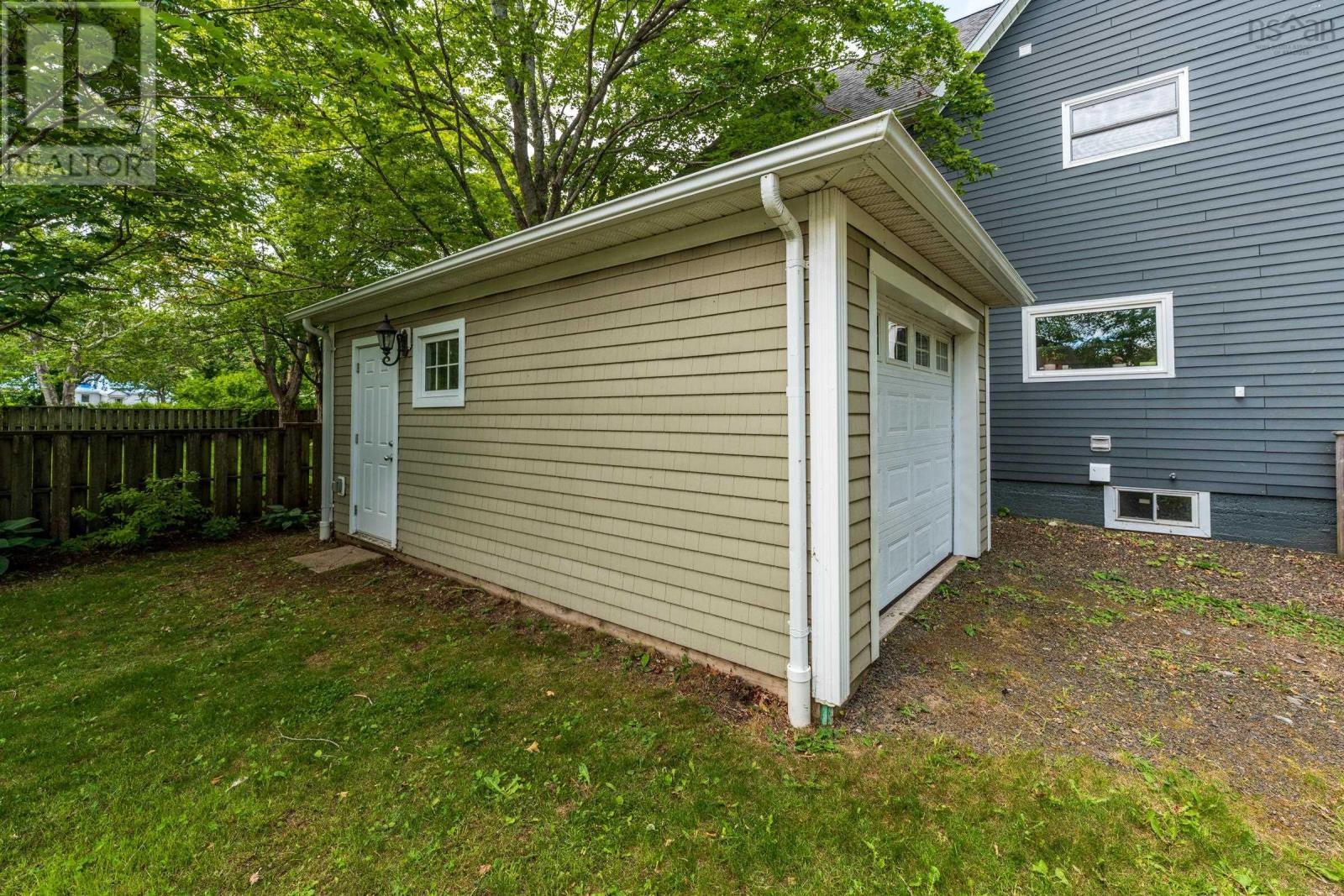 5 Warwick Street Property Photo 33