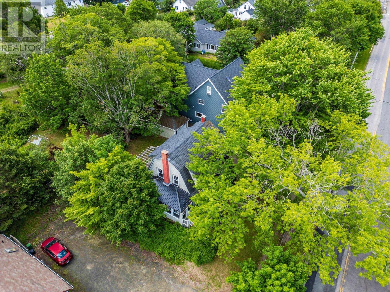 5 Warwick Street Property Photo 40