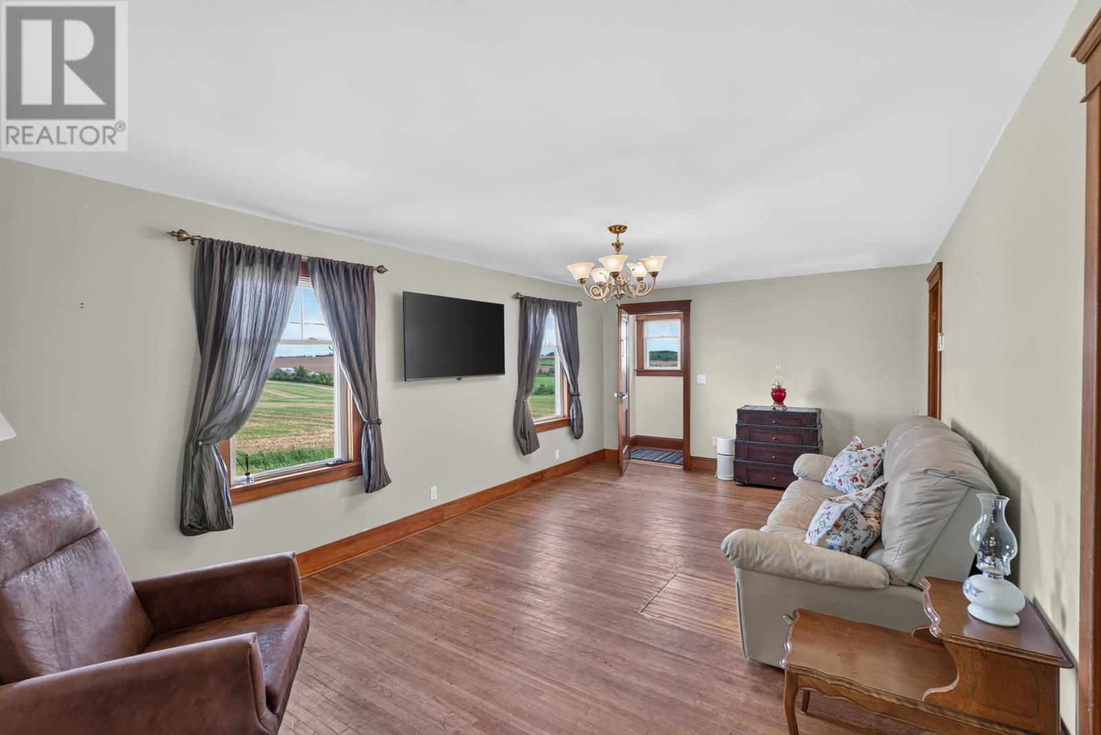 662-664 Long River Road Property Photo 9