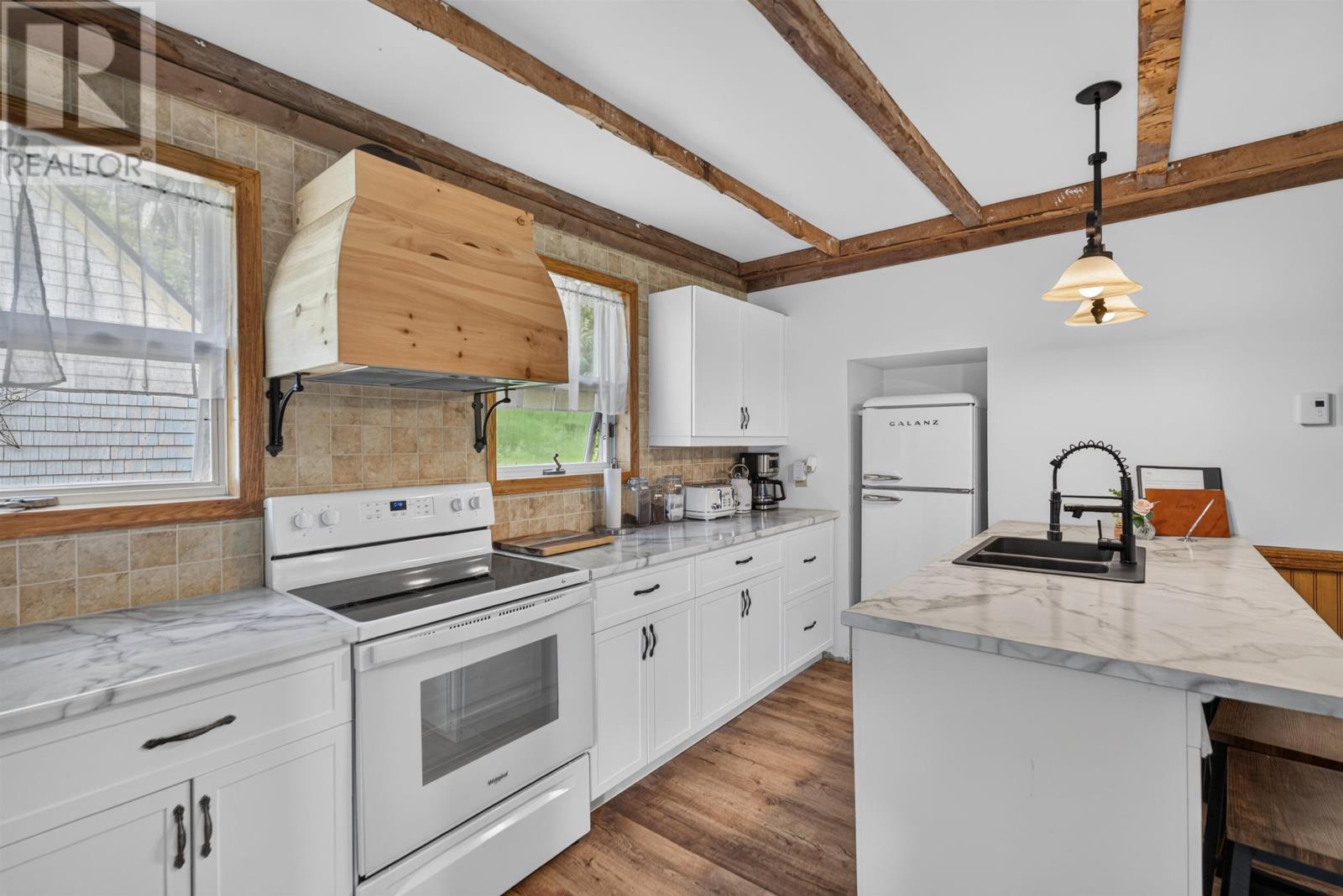 662-664 Long River Road Property Photo 30