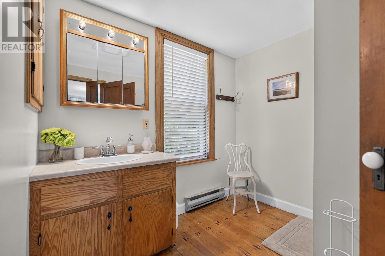 662-664 Long River Road Property Photo 32