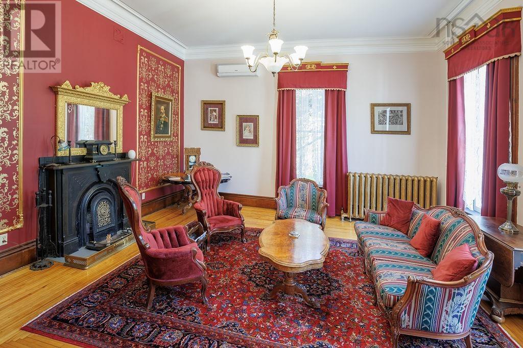 494 St George Street Property Photo 4