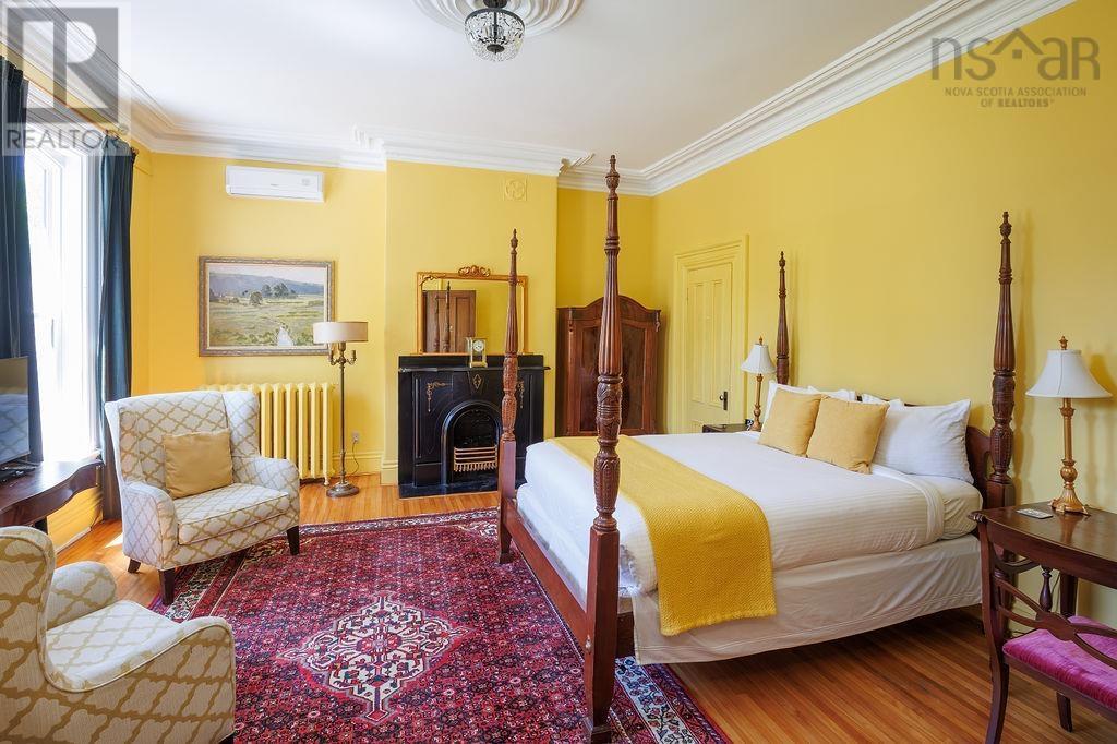 494 St George Street Property Photo 14