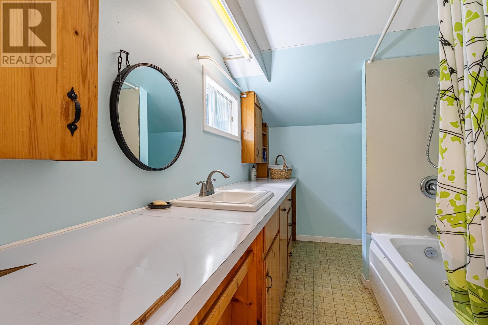 3 Howard Street Property Photo 19