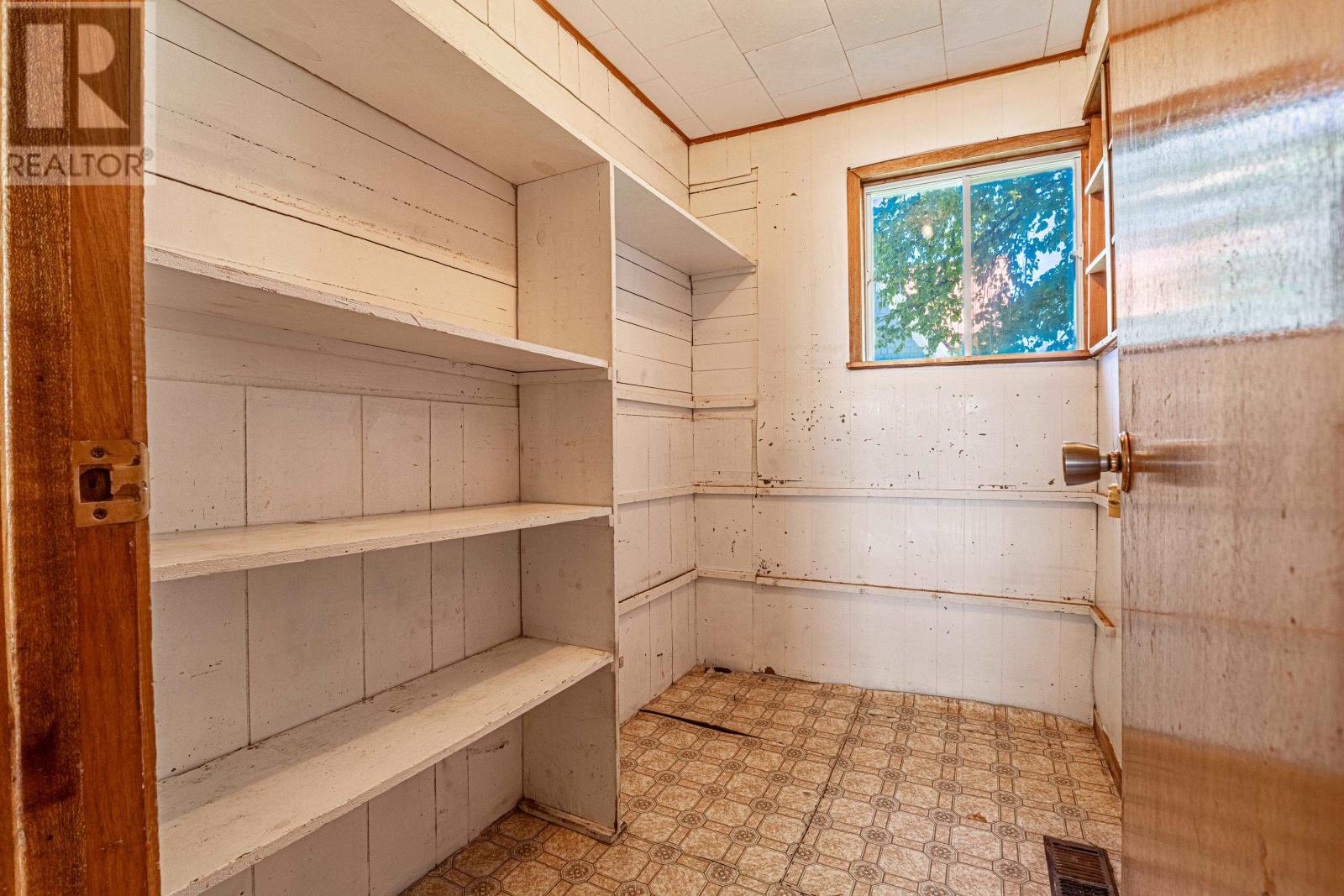3 Howard Street Property Photo 20