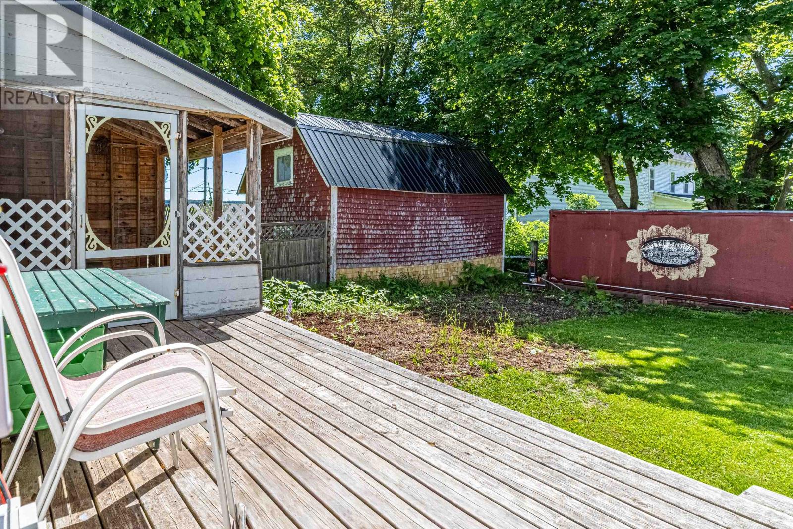 3 Howard Street Property Photo 24