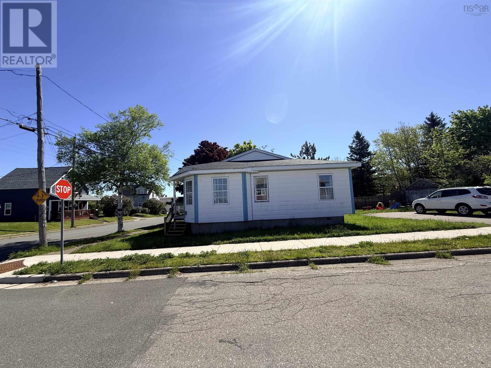 100-102 Henry Street Street Property Photo 4