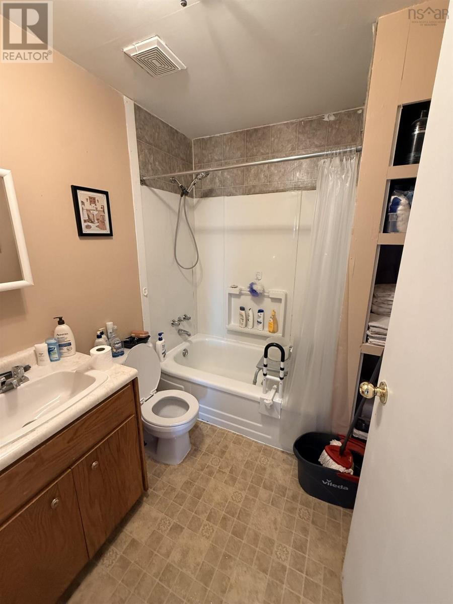 100-102 Henry Street Street Property Photo 12