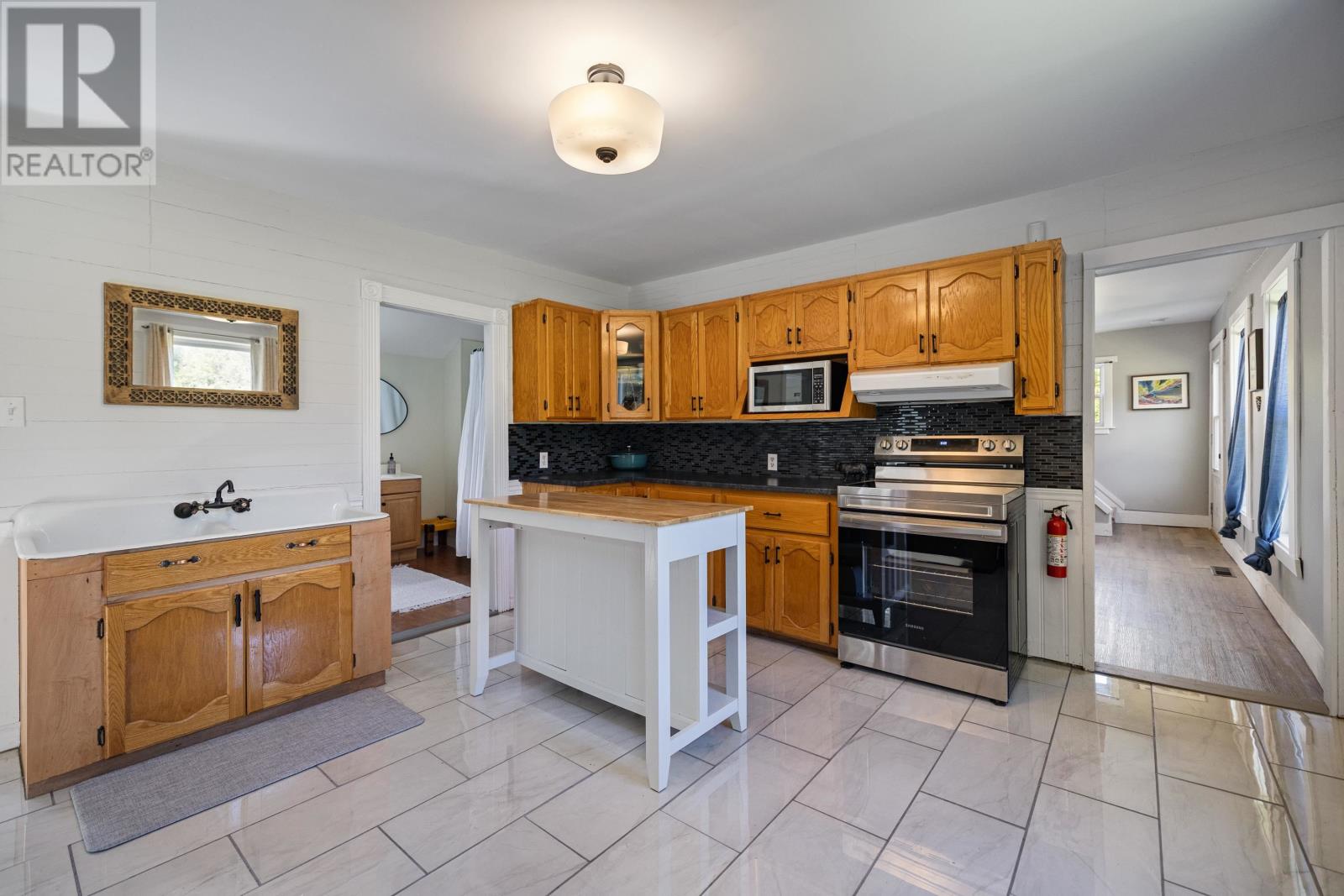 2685 Brooklyn Road Property Photo 5