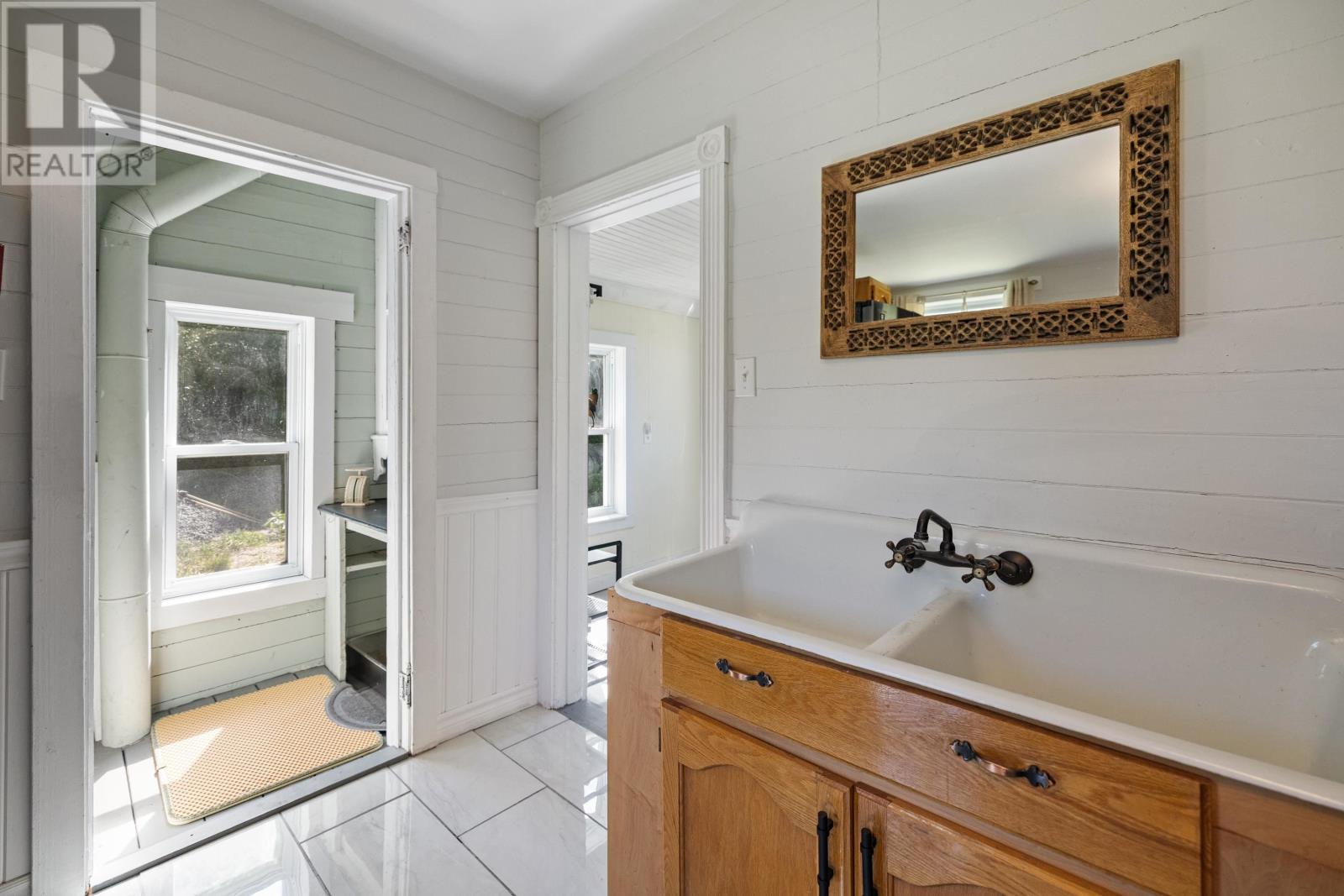 2685 Brooklyn Road Property Photo 8