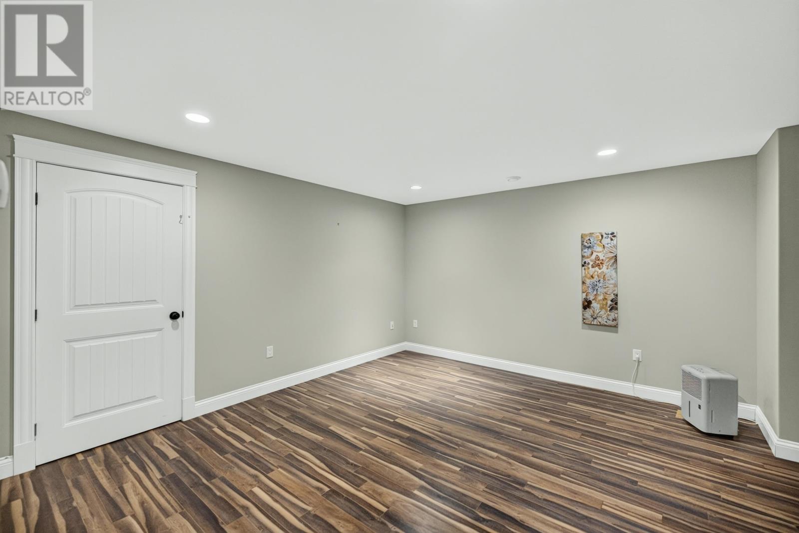 15 Cameron Heights Property Photo 19