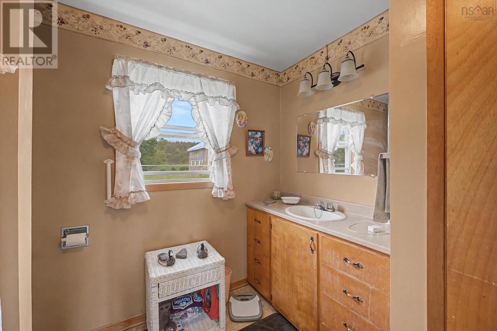 39 Rogers Road Property Photo 30