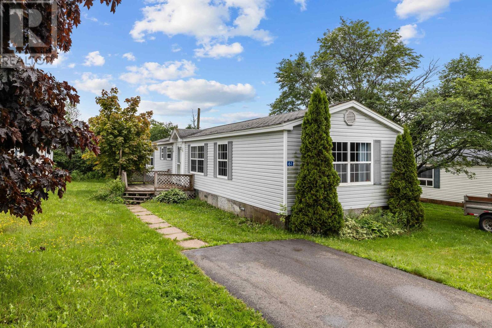 61 Dawn Drive Property Photo 1