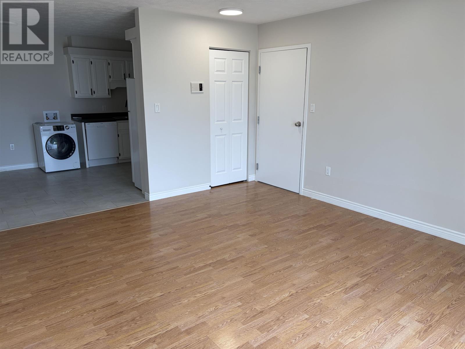 Unit 7 10 Glen Stewart Drive Property Photo 2