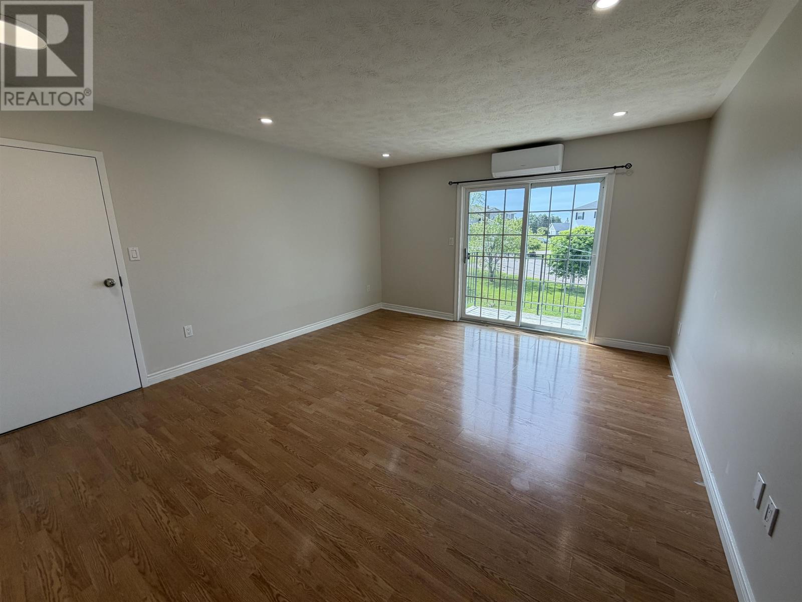 Unit 7 10 Glen Stewart Drive Property Photo 5