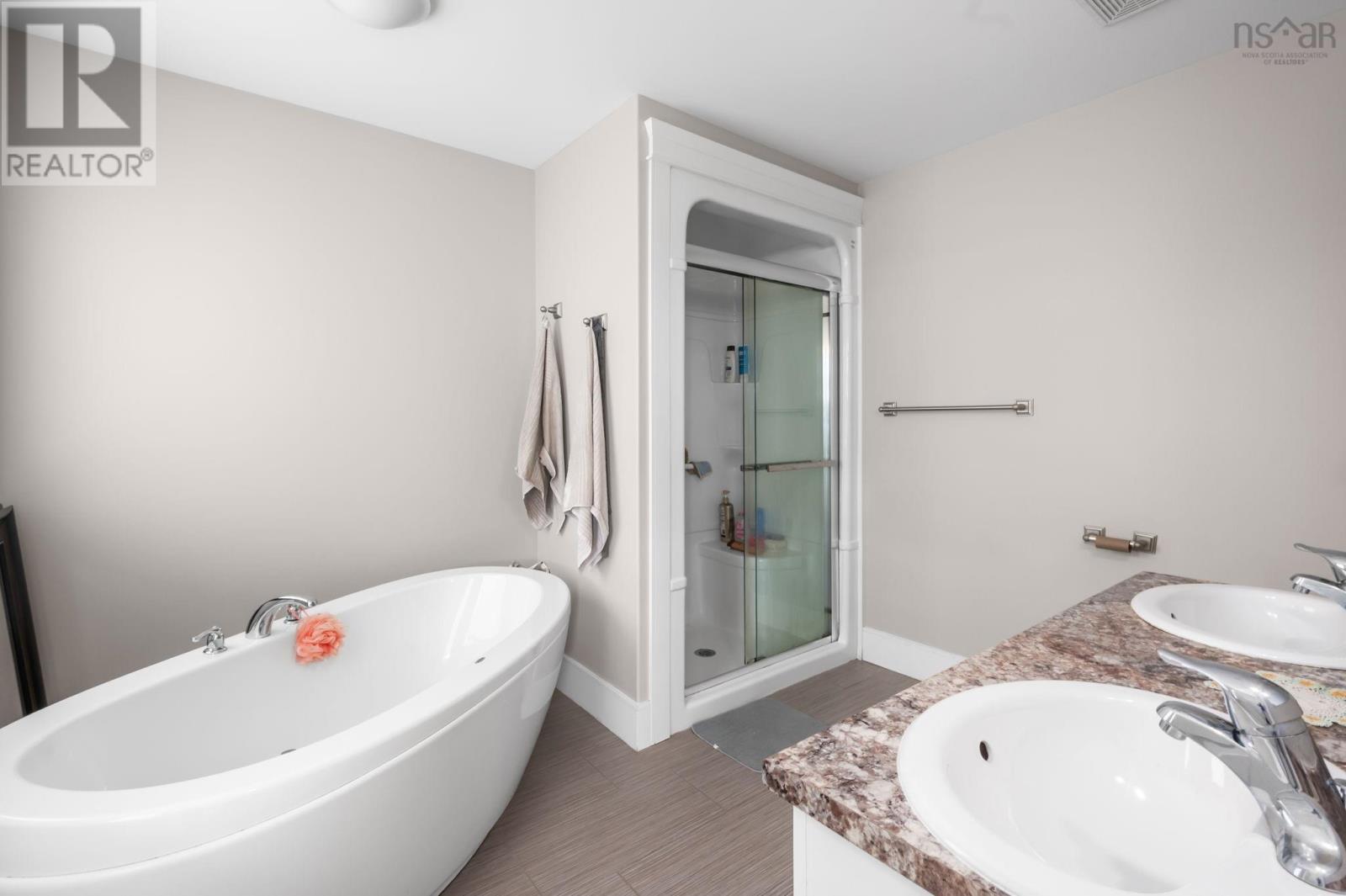 15 Lowther Lane Property Photo 12