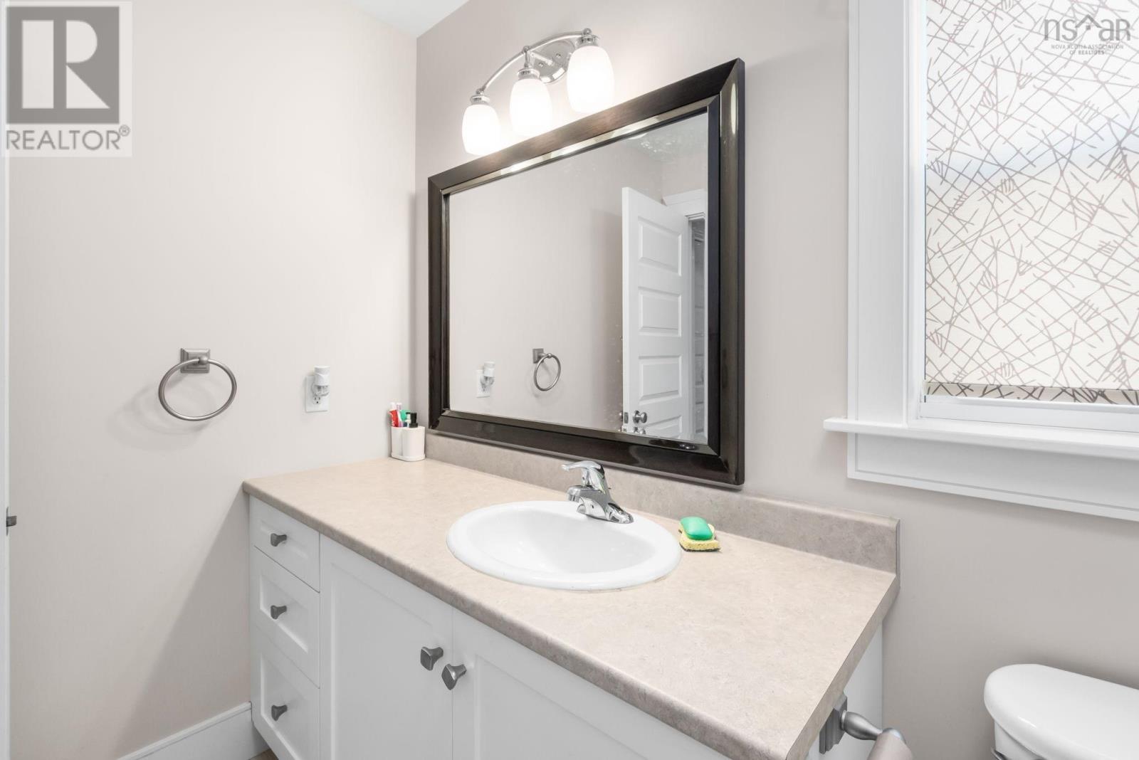 15 Lowther Lane Property Photo 14