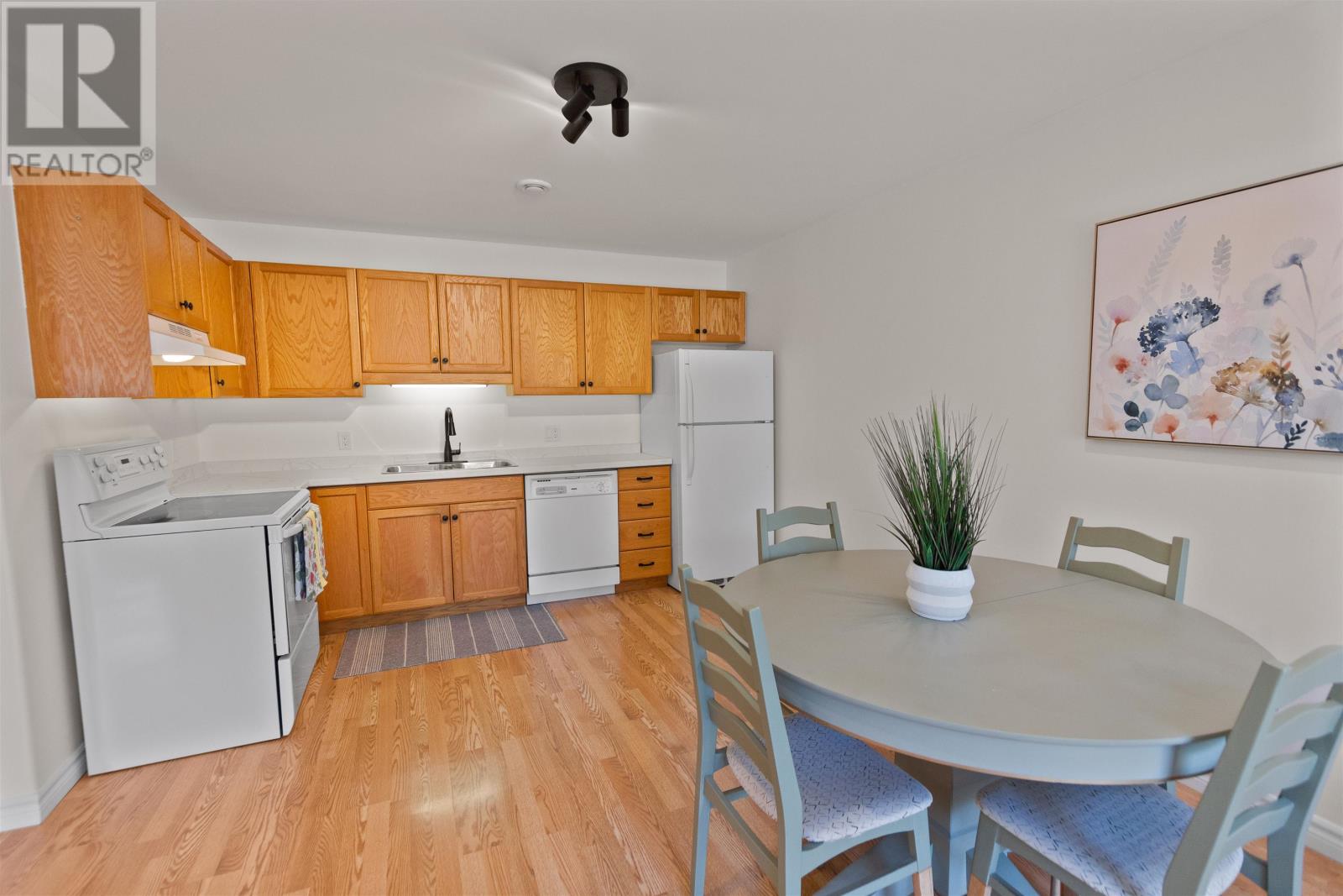 3 17 Heatherway Drive Property Photo 4