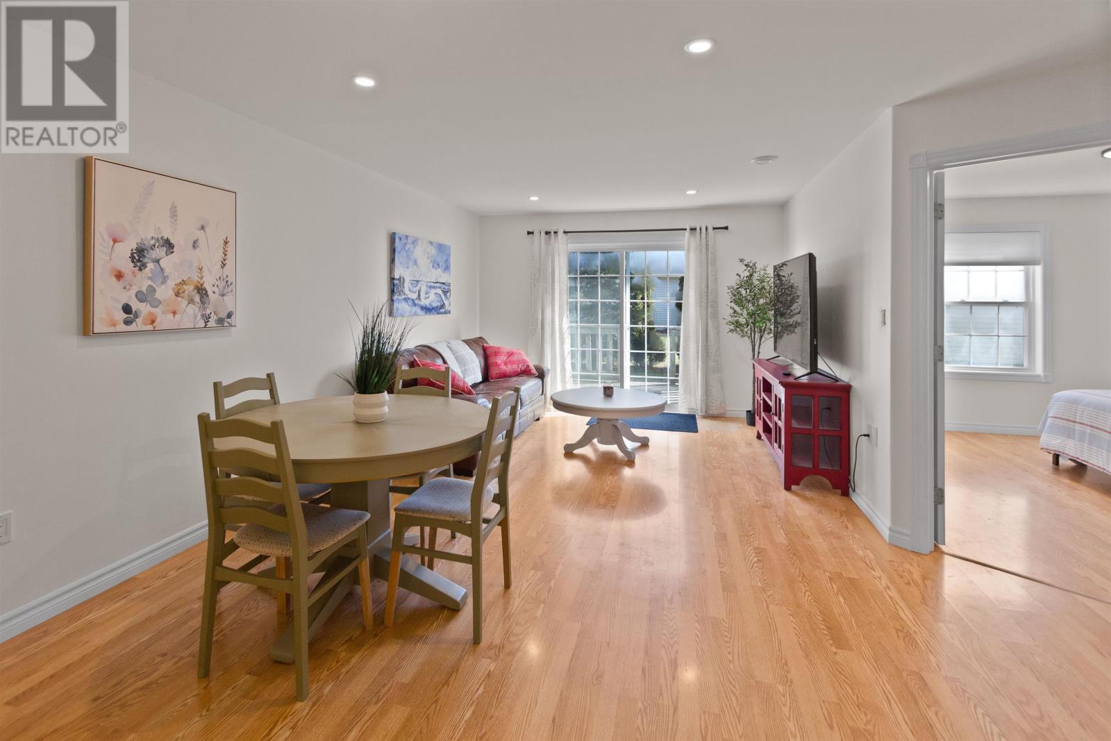 3 17 Heatherway Drive Property Photo 6