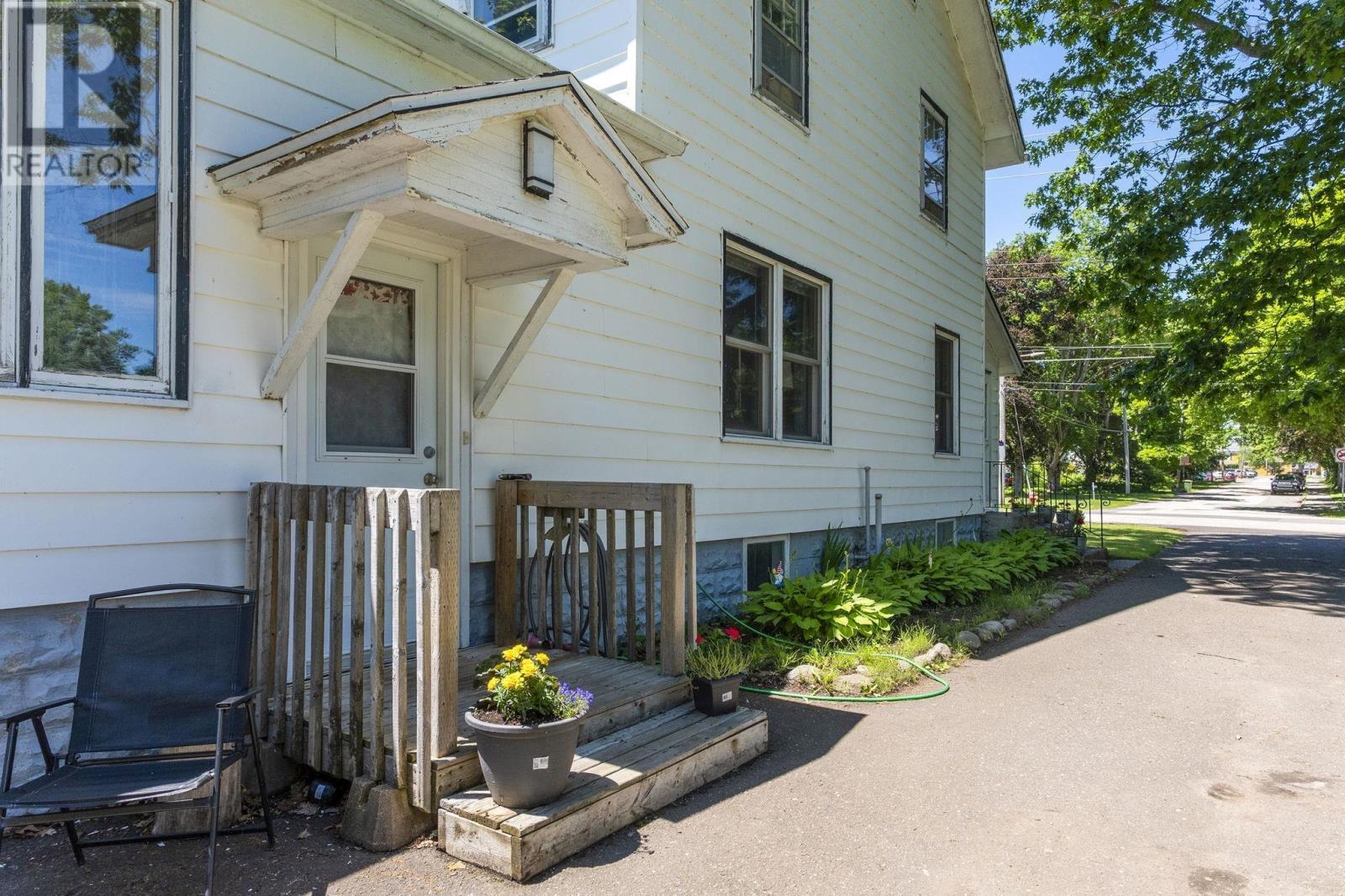 68 Connaught Avenue Property Photo 6