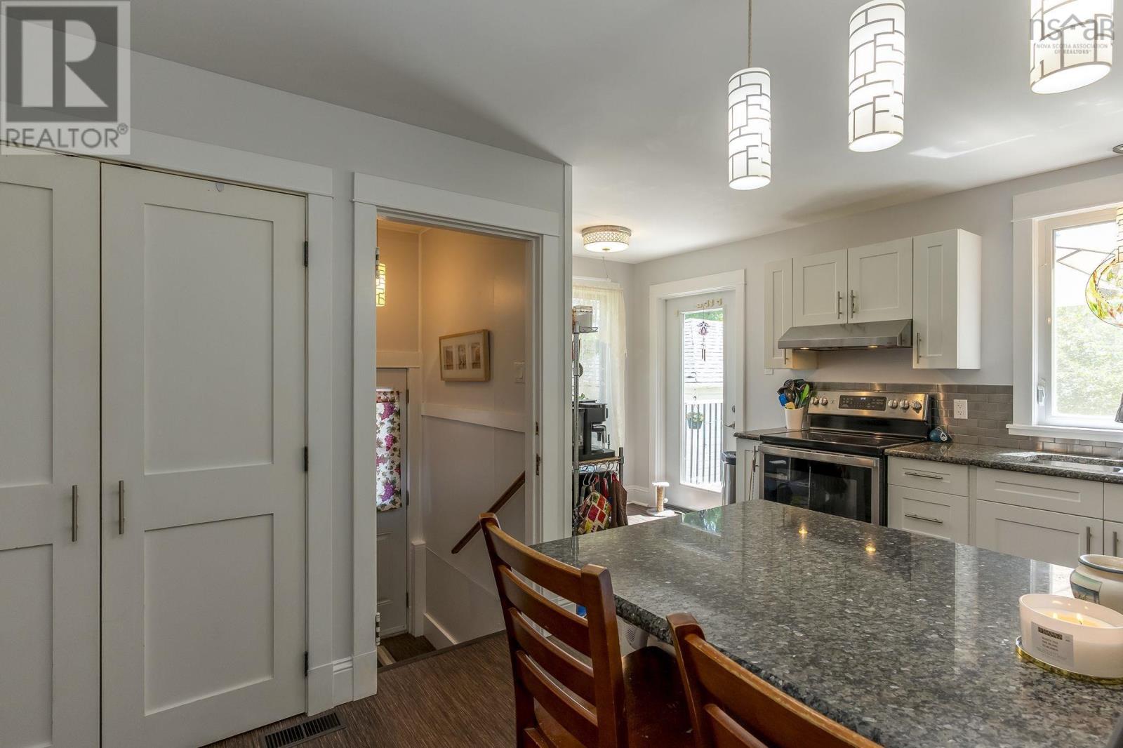 68 Connaught Avenue Property Photo 7