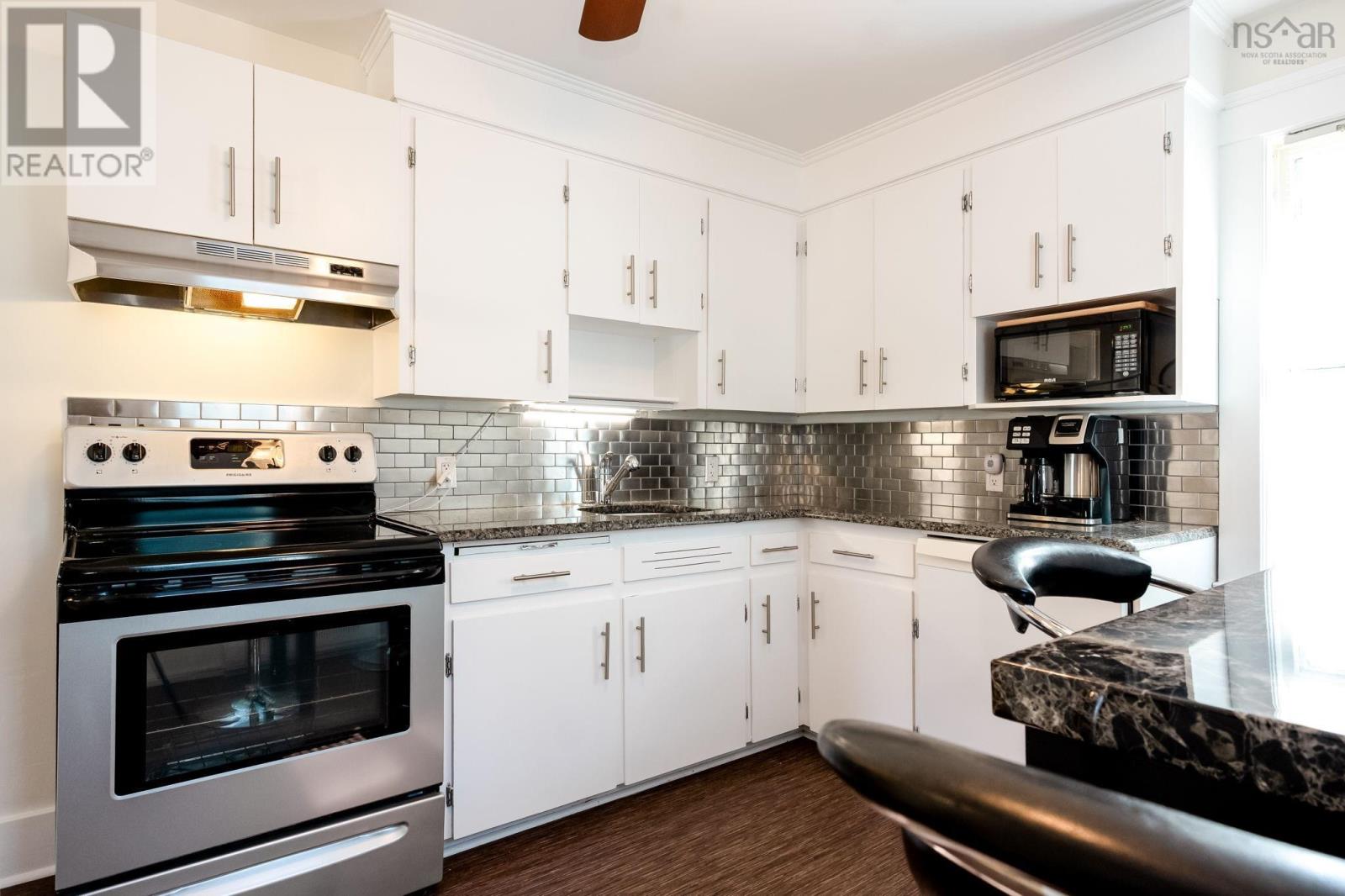 68 Connaught Avenue Property Photo 27