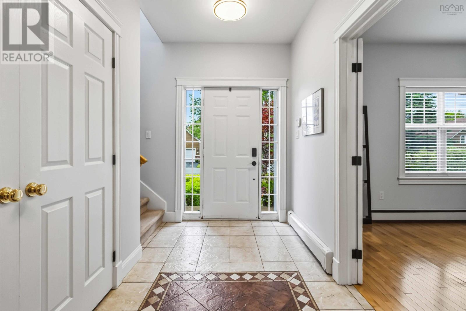 93 Greenside Lane Property Photo 3