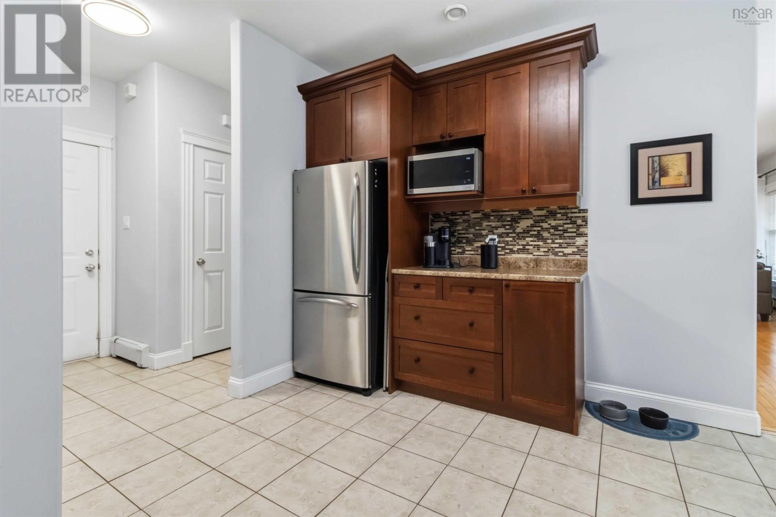 93 Greenside Lane Property Photo 13