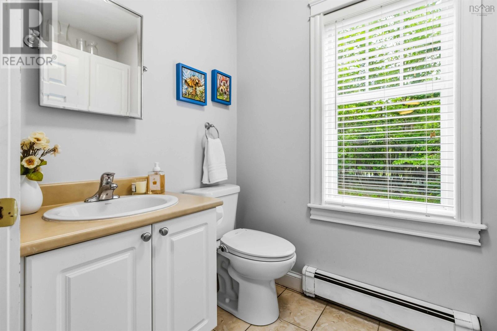 93 Greenside Lane Property Photo 14