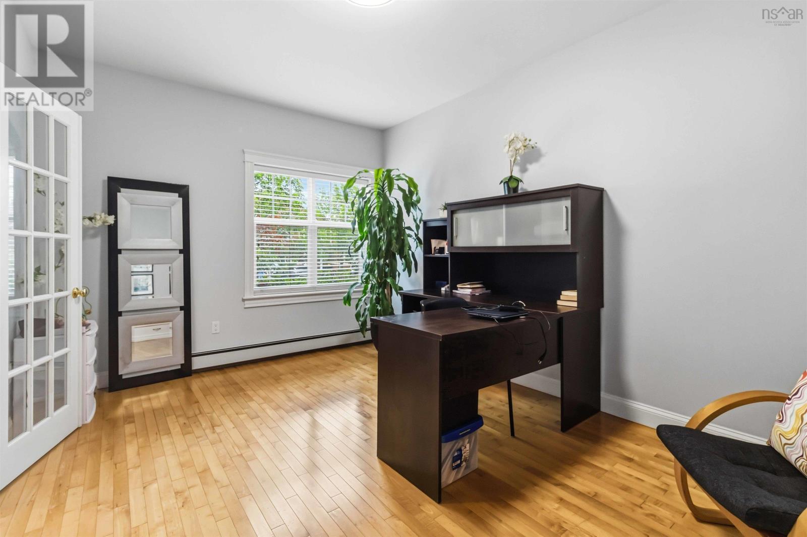 93 Greenside Lane Property Photo 16