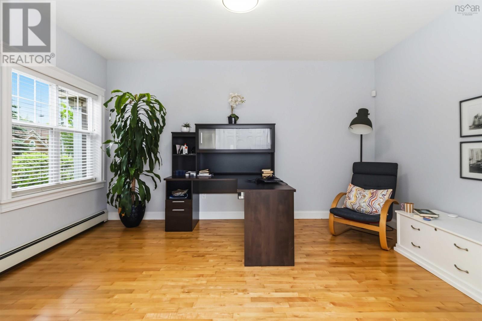 93 Greenside Lane Property Photo 17