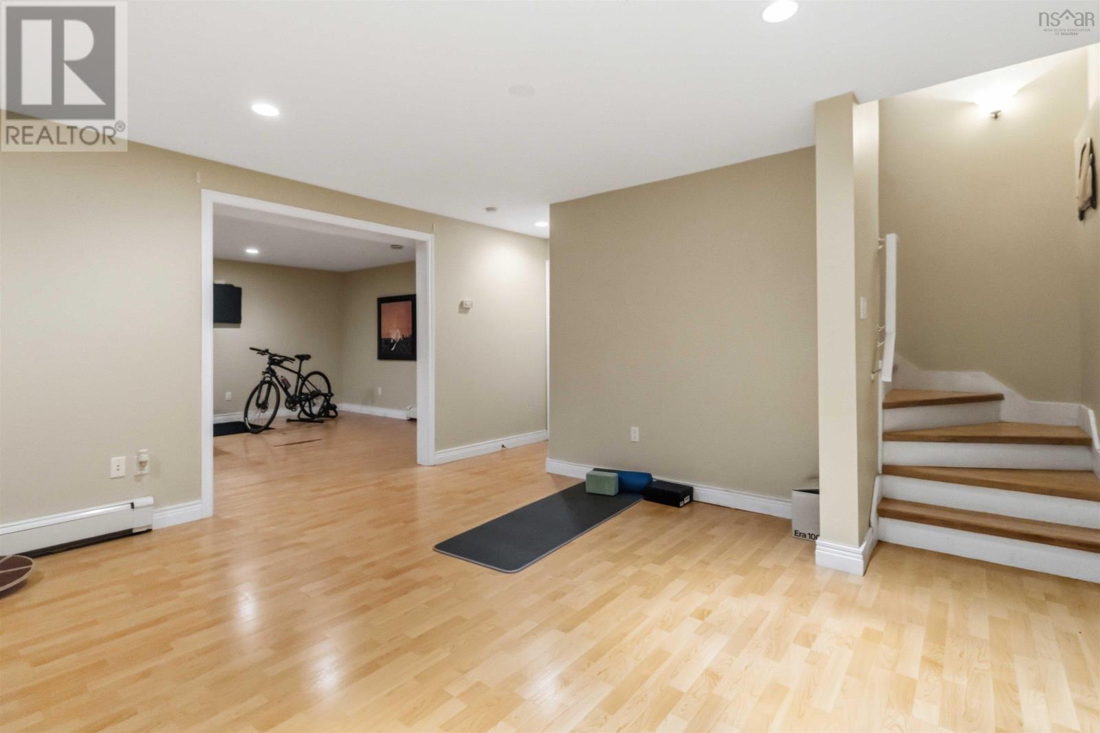 93 Greenside Lane Property Photo 23