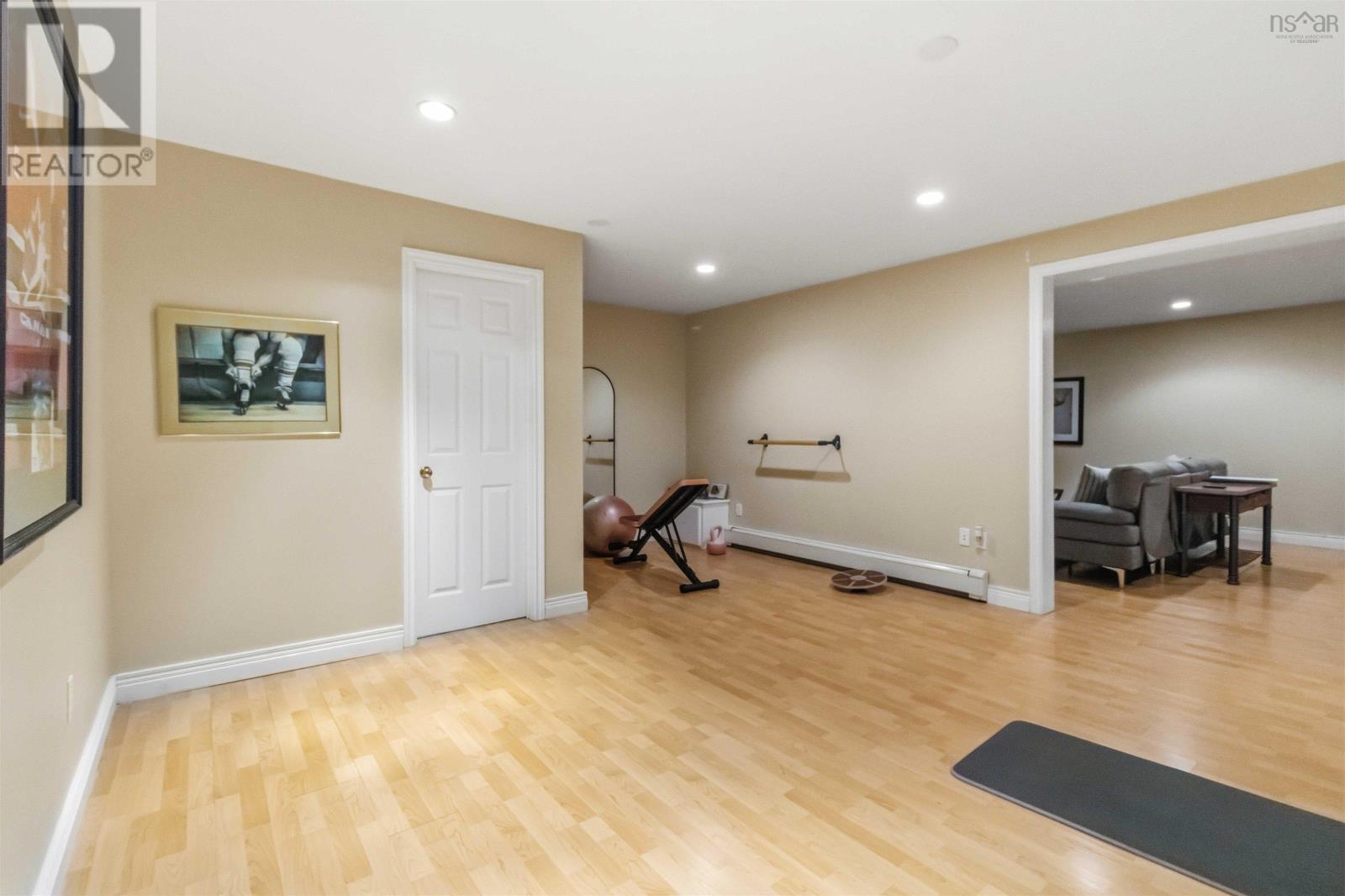 93 Greenside Lane Property Photo 24
