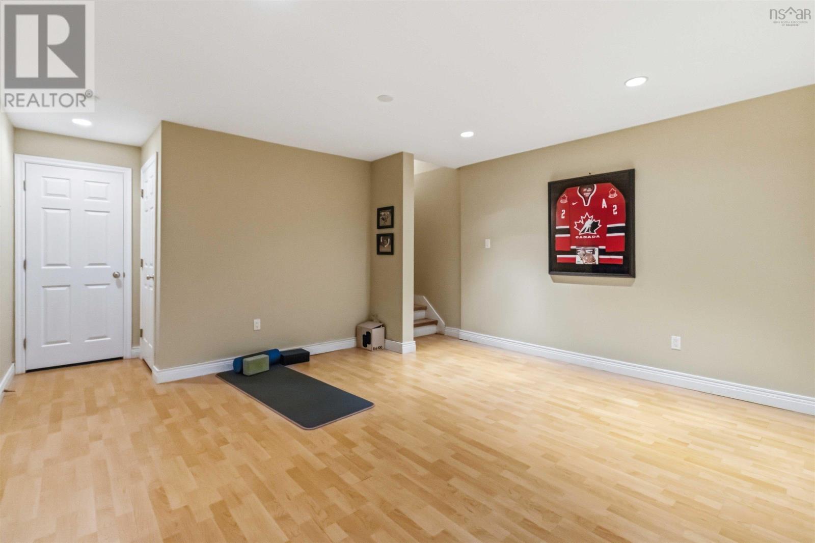 93 Greenside Lane Property Photo 26