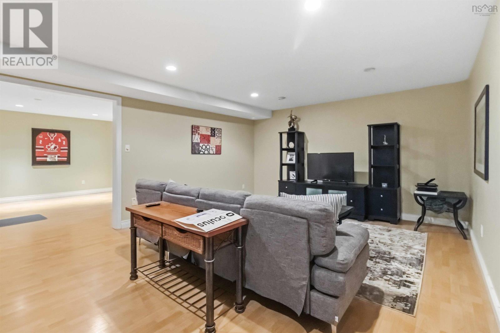 93 Greenside Lane Property Photo 30