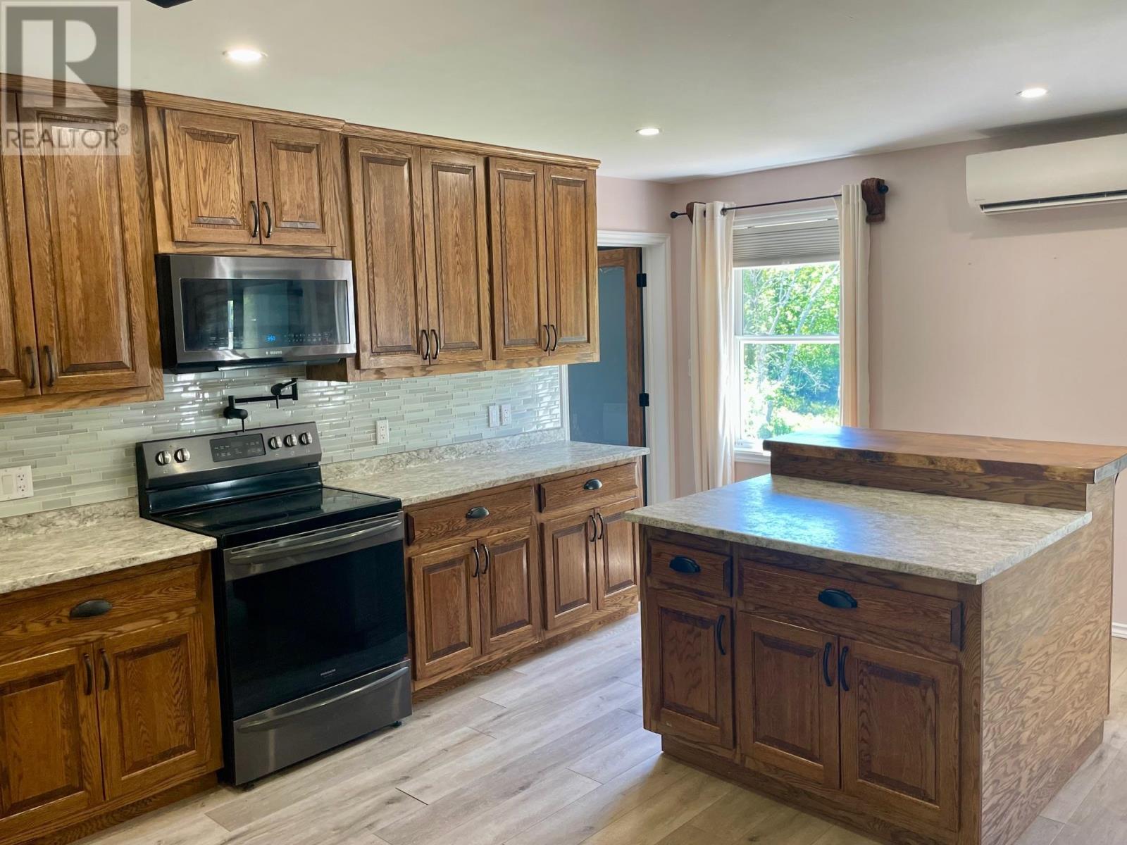 1702 Inkerman Road Property Photo 8
