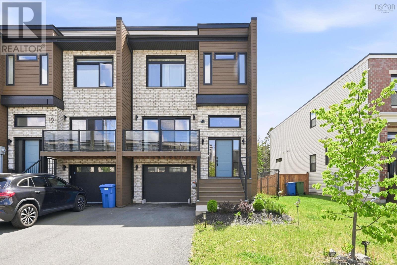 16 Trekker Drive