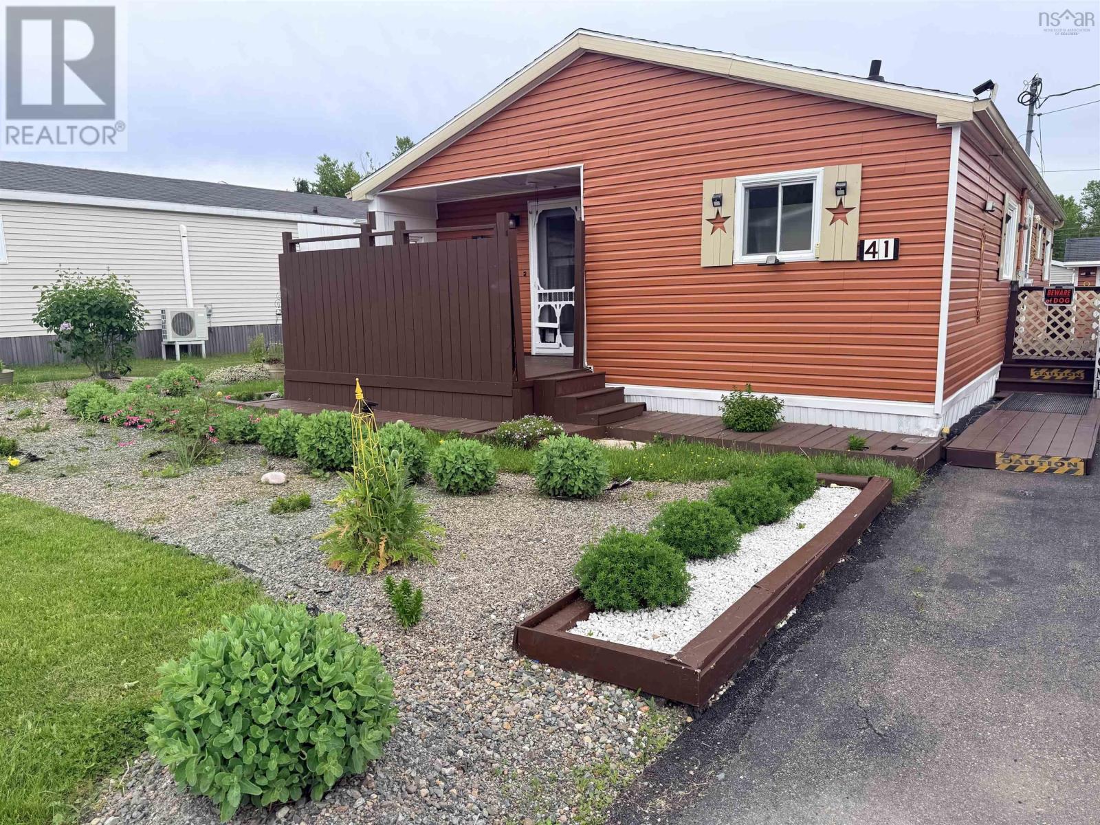 41 Third Street Property Photo 3
