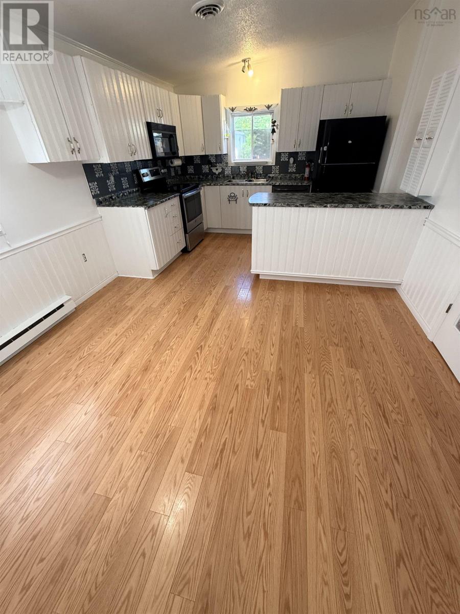 41 Third Street Property Photo 9