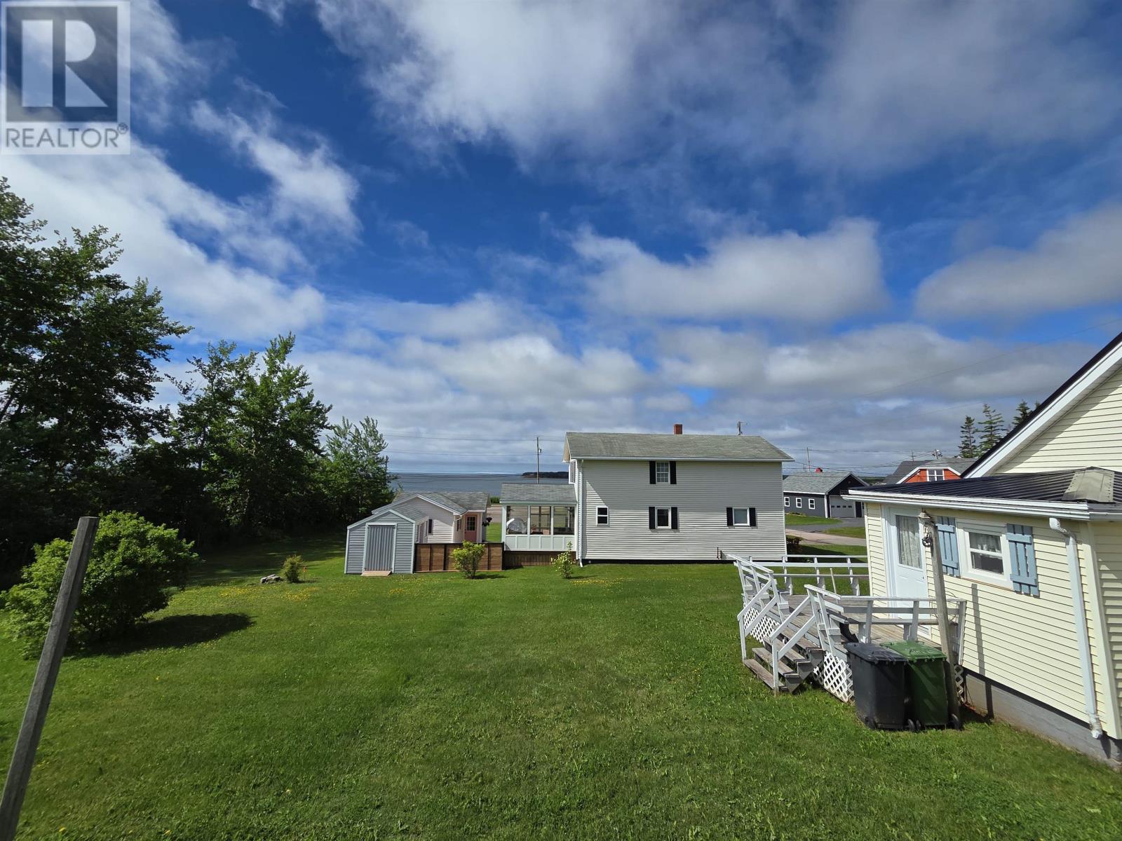 10 Sutherland Avenue Property Photo 3