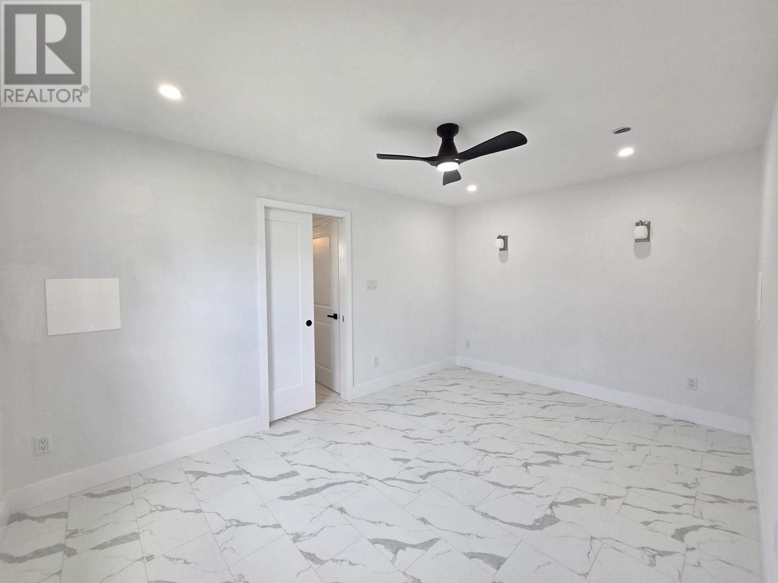 10 Sutherland Avenue Property Photo 10
