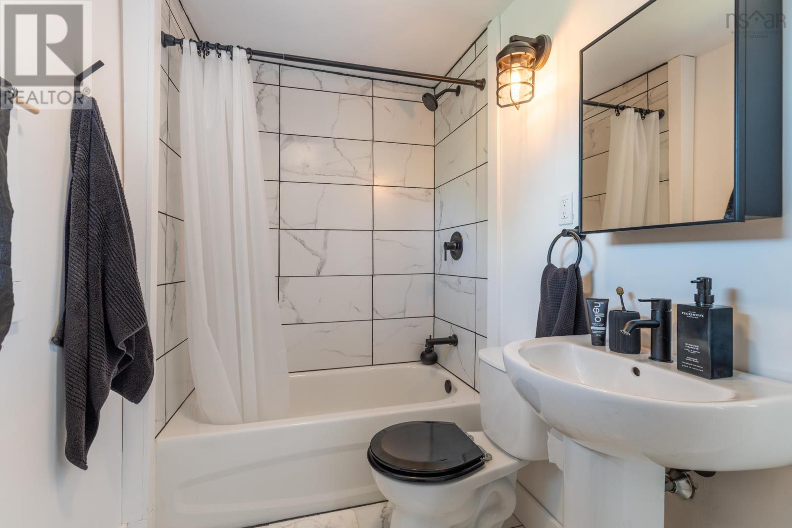 7 Pearl Street Property Photo 12