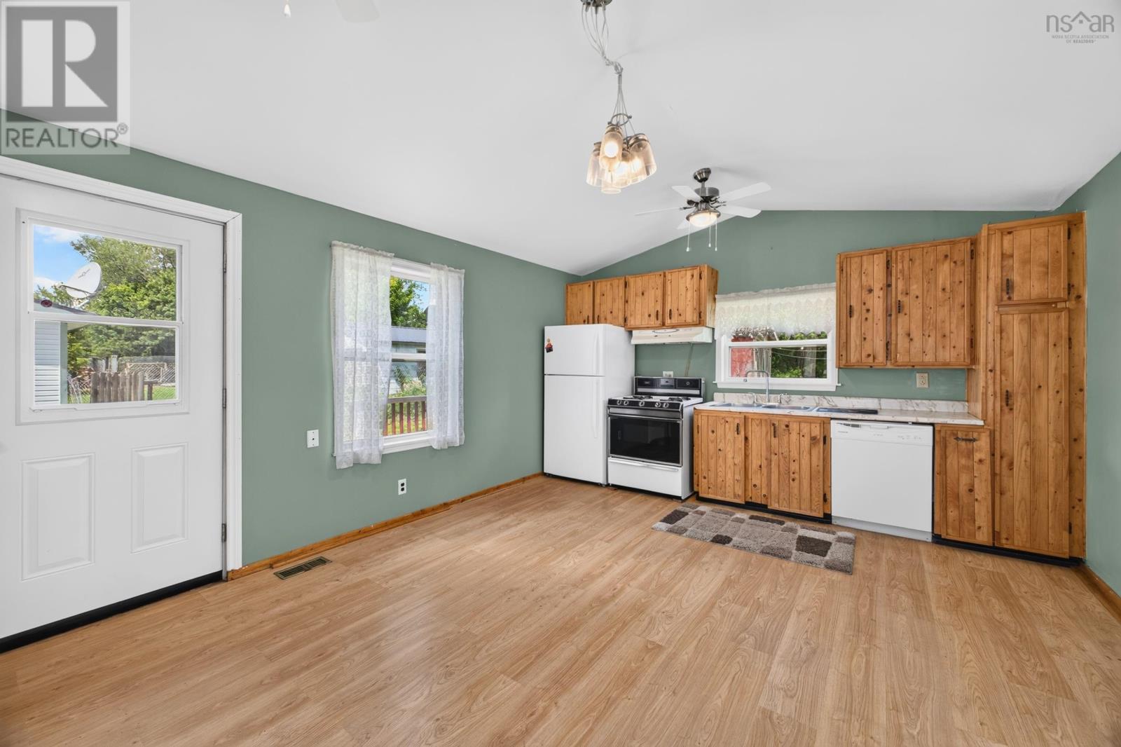 62 Chapel Street Property Photo 4