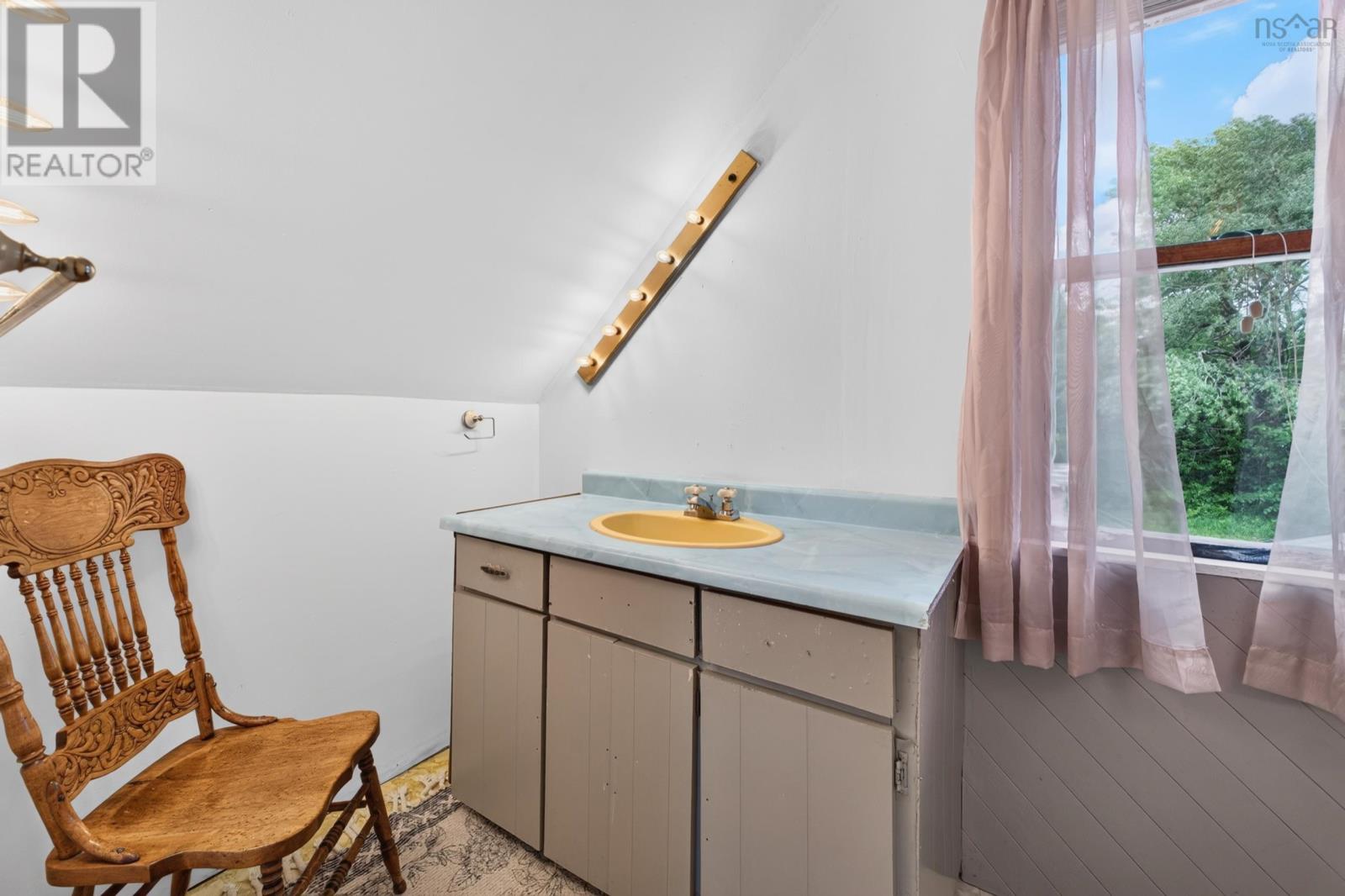 62 Chapel Street Property Photo 22