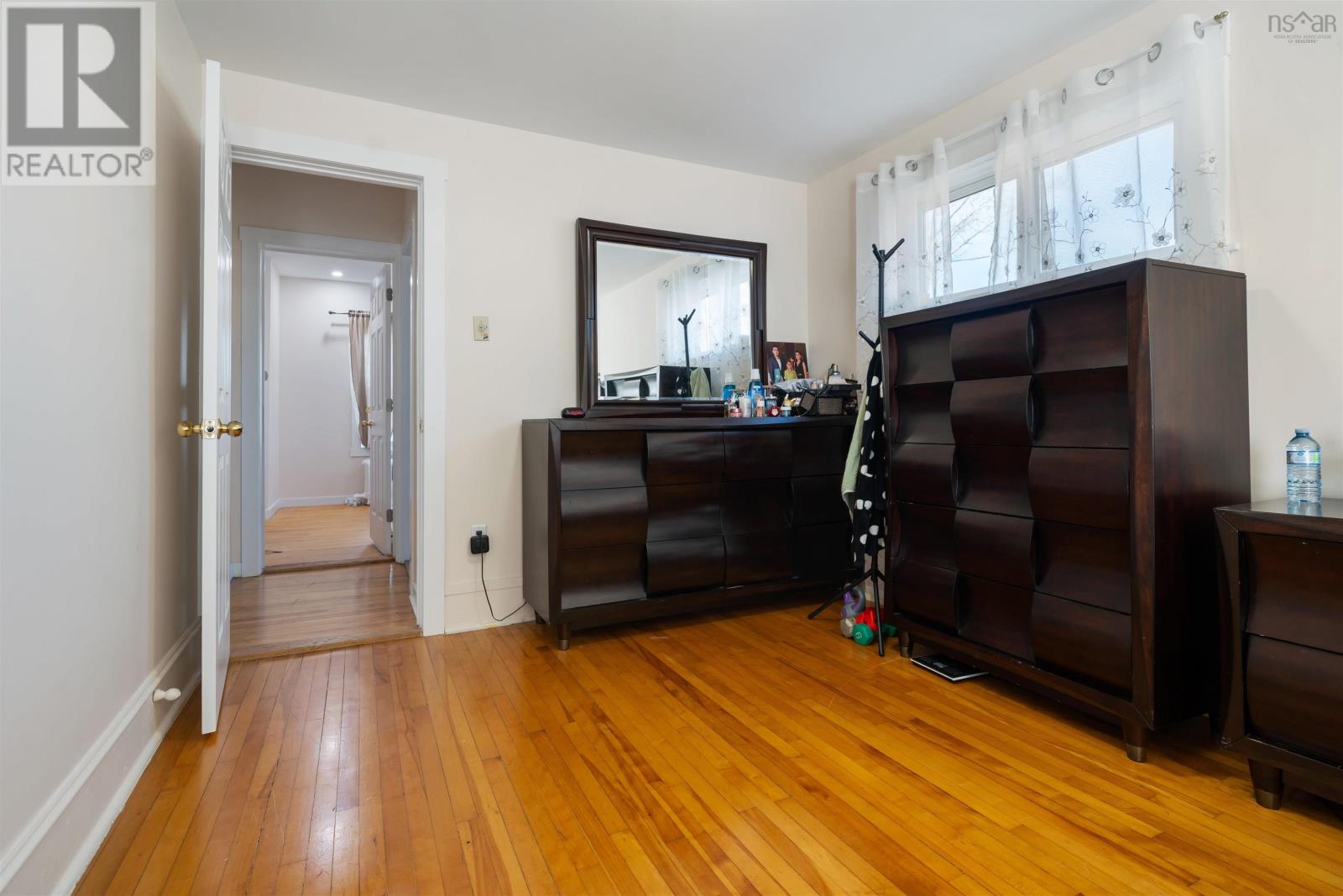 132 Almont Avenue Property Photo 32