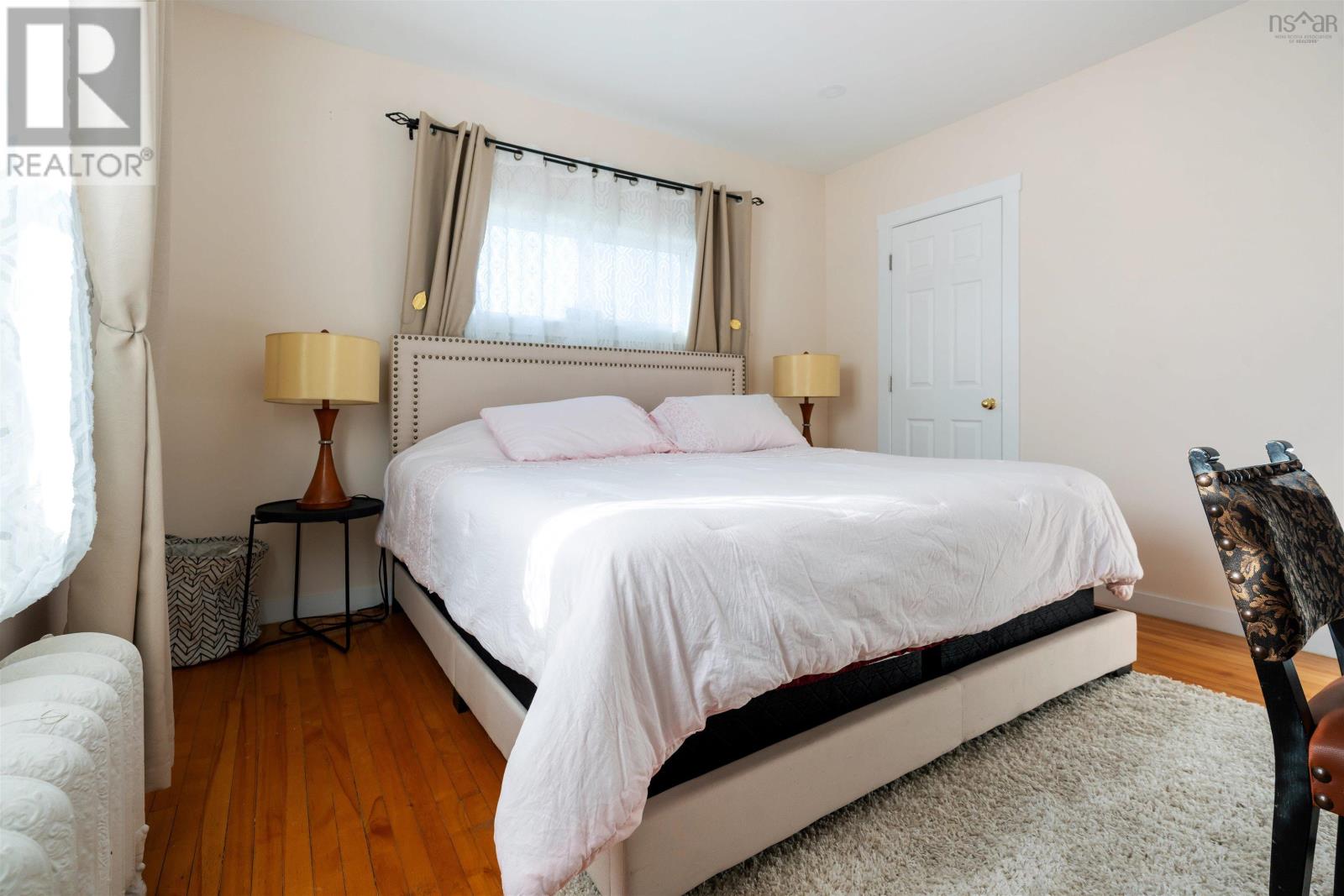 132 Almont Avenue Property Photo 36