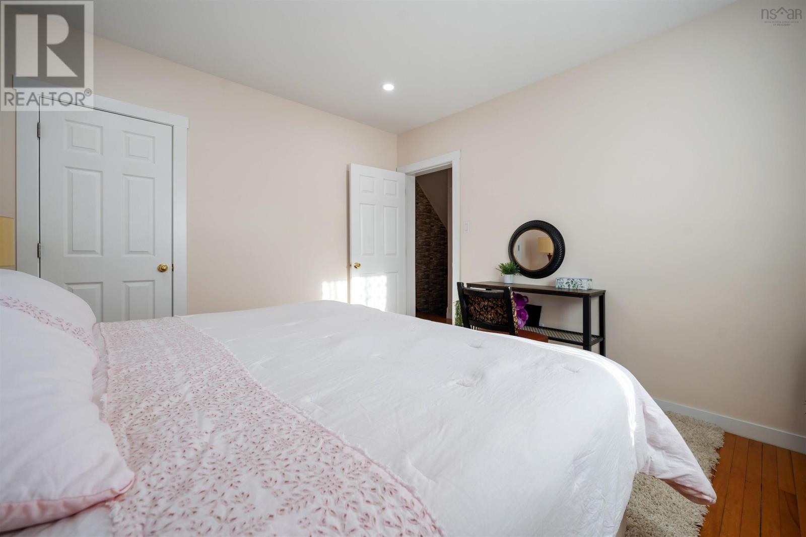 132 Almont Avenue Property Photo 37