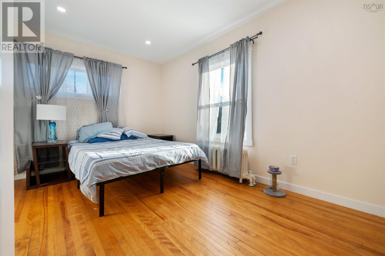 132 Almont Avenue Property Photo 38