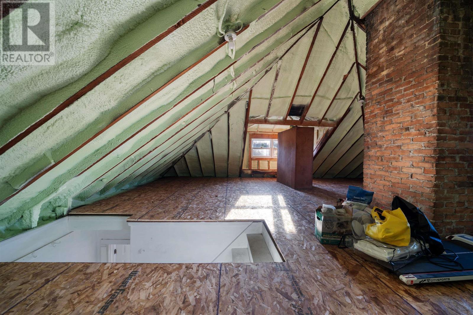 132 Almont Avenue Property Photo 42